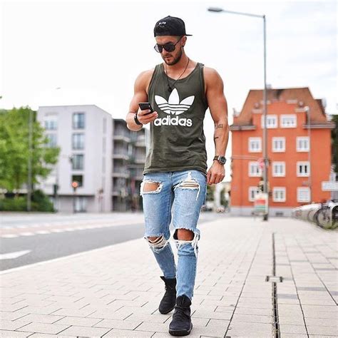 Donthiago Is Wearing Our Signature Snapback Moda Masculina Casual