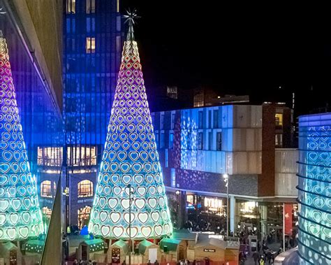 1 utama shopping mall in petaling jaya, malaysia has transformed into a white winter wonderland and added frozen decorations for christmas 2017. Liverpool gets Christmassy | Good News Liverpool