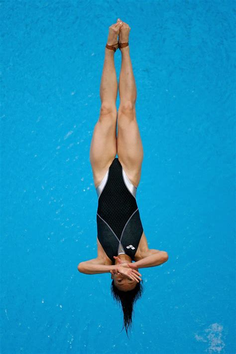 Sexy Female Divers Olympic Diving Training