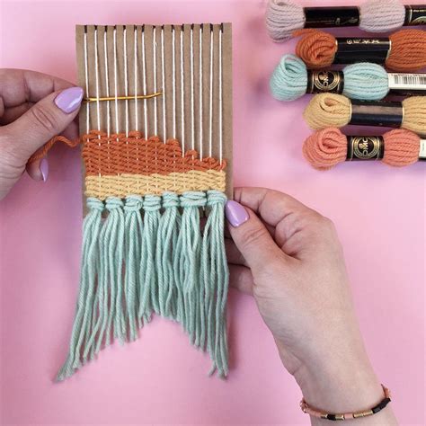 How To Make A Diy Mini Loom Weaving For Kids Diy Weaving Weaving