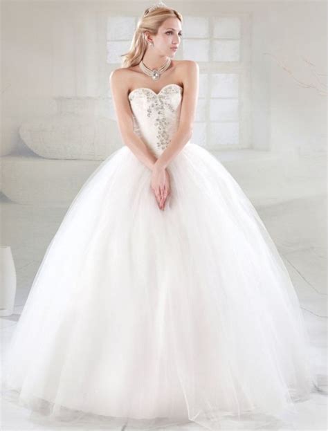 Tulle Sweetheart Neckline Ball Gown Wedding Dress With