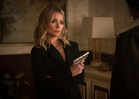 Tv Tonight Kelly Ripa Guest Stars On Riverdale