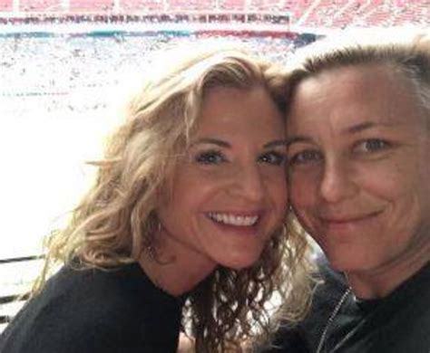 Upstate Ny Soccer Star Abby Wambach Gets Engaged To Christian Mom