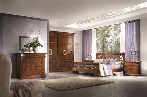 Camera 2 letti singoli in legno massello noce nazionale. Paola | Camere da letto classiche | Mobili Sparaco