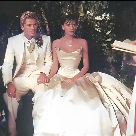 David And Victoria Beckhams Oh So 90s Wedding The Lavish Ceremony Featured A 15th Century
