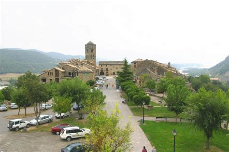 Grandes ahorros en hoteles y alojamientos en huesca, españa. Foto de Ainsa (Huesca), España
