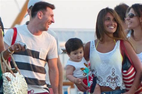 Football Barcelona Lionel Messi Girlfriend Antonella Roccuzzo Daily Star