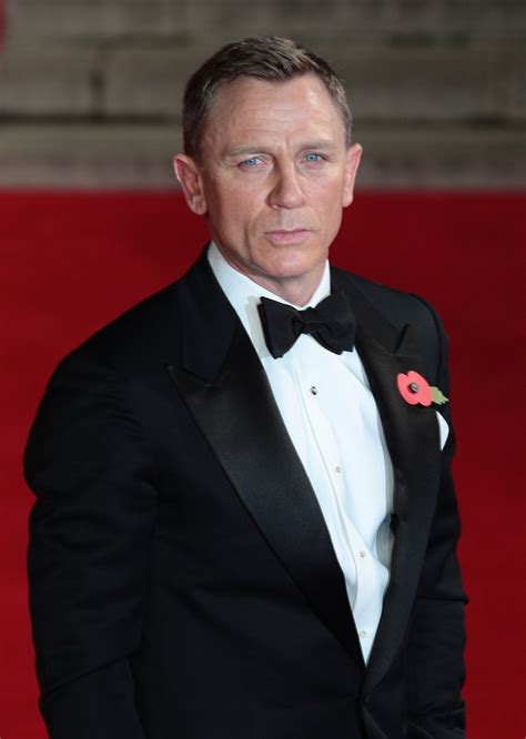 While m battles political forces to keep the secret service alive, bond. 5 Most Fashionable Male Movie & TV Show Characters | The ...