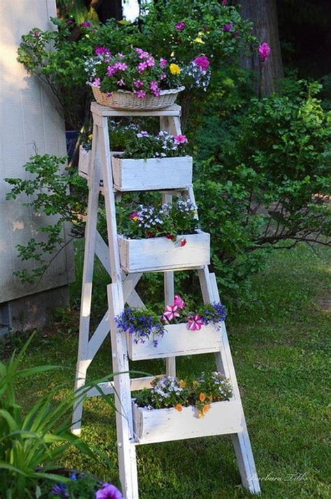 14 marvelous ideas for using old ladder in your garden homedesignfind press 14