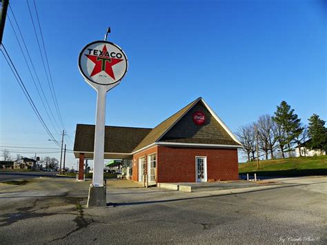 Vintage Brick Gas Station With Texaco And Coca Cola Signs Flickr