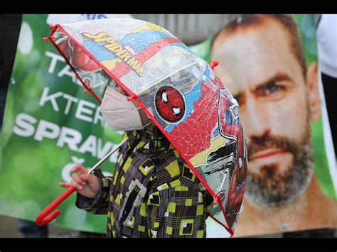 Robert šlachta poskytuje prostřednictvím rozhovoru se známým českým investigativním novinářem josefem klímou osobní zpověď svého neobyčejného života, a to nejen osobního, ale především toho. Šlachtova petice | ParlamentniListy.cz - politika ze všech ...