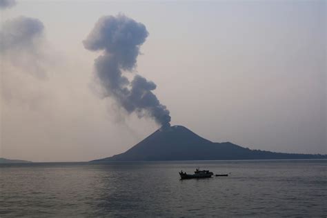 Tsunami Possibly Triggered By Anak Krakatau Strikes Indonesia Heres