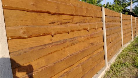 Забор из необрезной доски. | Wood