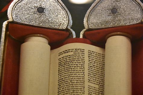 A Simchat Torah Celebration Jewishboston