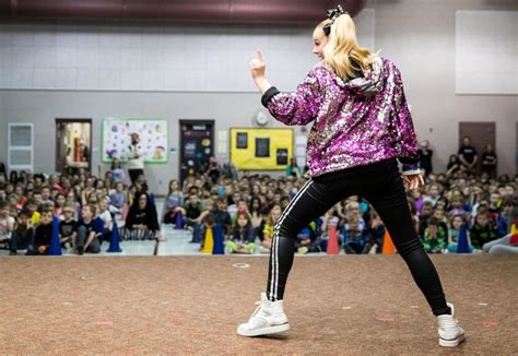Teen Music Sensation Jojo Siwa Makes Surprise Visit To Omaha School