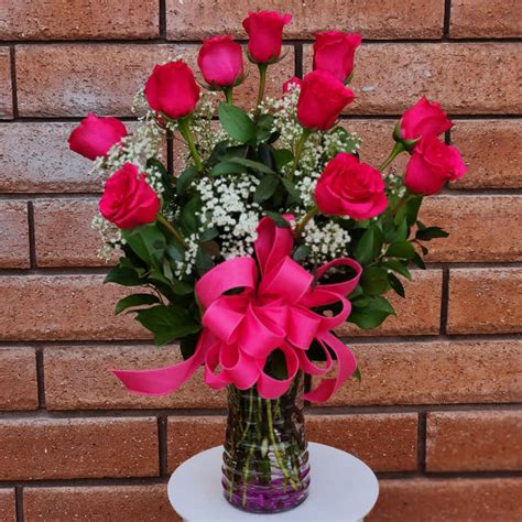 Ecuadorian Long Stem Hot Pink Roses Vase In San Diego Ca House Of Stemms