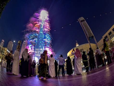 Uae Welcomes New Year 2023 With Fireworks World Record Breaking