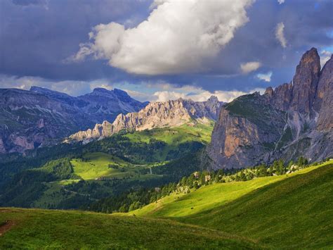 Sociolatte Italys Dolomite Valley Image