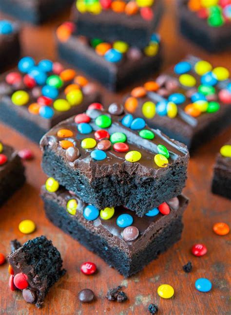 Todd wilbur shows you how to easily duplicate the taste of famous foods at home for less money than eating out. Loaded M&M Oreo Cookie Bars - Averie Cooks | Desserts, Cosmic brownies, Food