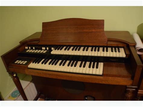 Hammond M3 Organ W Reverb Outside Victoria Victoria