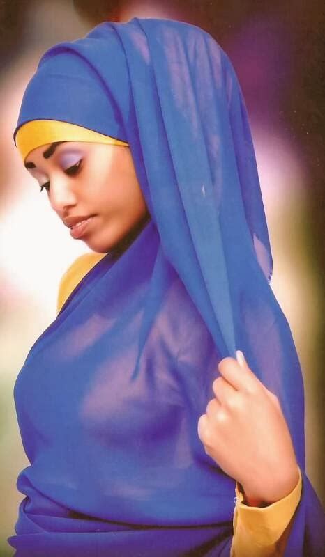 / somalili kadınlar i̇şsizliğe geleneksel el sanatlarıyla meydan okuyor. Underneath Your Dirac and Shash ~ Poetic Justness... Love & Life
