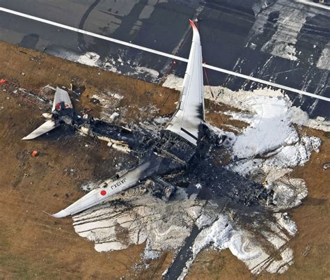 Runway warning lights were broken at time of Japan Airlines plane fire