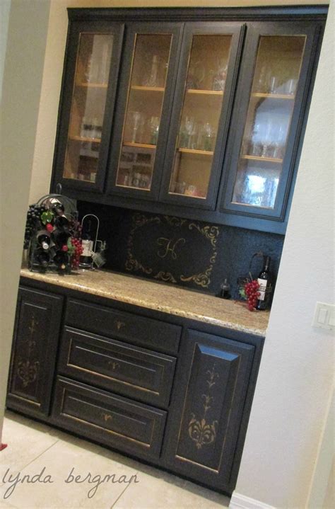 Remove all of the cabinet hardware. LYNDA BERGMAN DECORATIVE ARTISAN: PAINTING CABINETS FROM ...