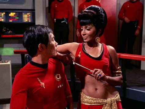The Hottest Star Trek Babes Of All Time