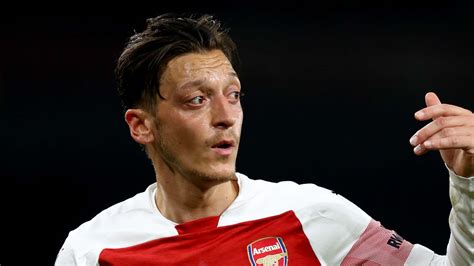 arsenal transfer news i ve got two more years on my contract mesut ozil rejects reports of