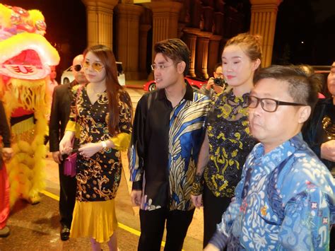Dato sri nicky liow apparently converted to islam for his fiancé. Kee Hua Chee Live!: MYNEST IS NOW THE WORLD'S LEADING PRODUCER OF SUSTAINABLE, ECOLOGICALLY ...