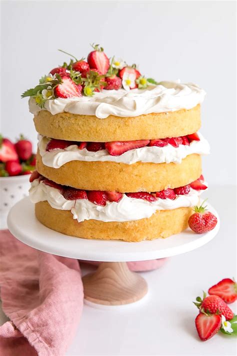 Strawberry Shortcake Cake With Mascarpone Cream Liv For Cake