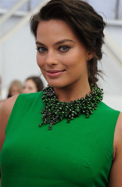 Margot robbie is bidding goodbye to social media, only for the time being! Margot Robbie