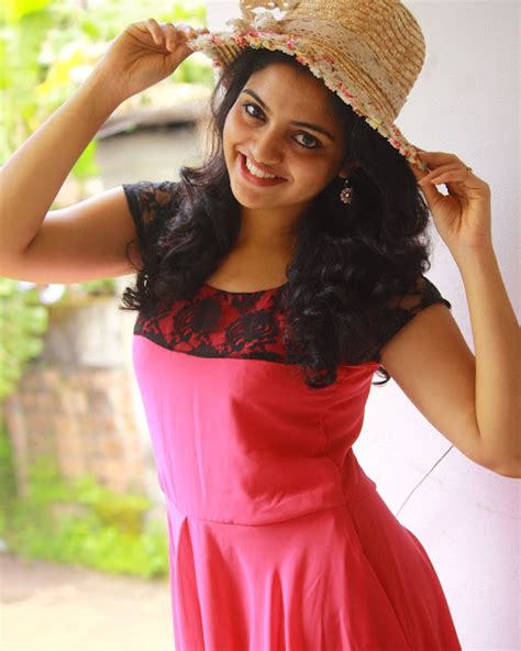 Tamil Actress Nikhila Vimal Latest Image Gallery Navel Queens