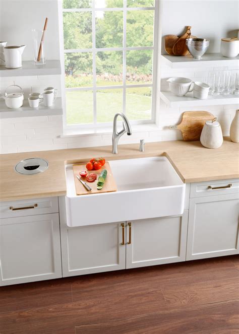 Cast iron farmhouse sinks come in different sizes ranging from 30 inches to 36 inches. The Nostalgic Apron-Front Sink Makes a Modern Comeback ...