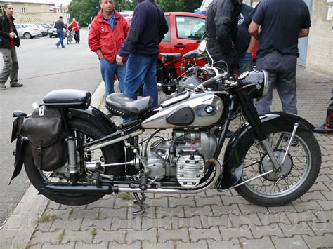 This is a very nice restoration base. (1935) BMW R12 | Gallery | Veteráni i veterán - Oldtimers ...