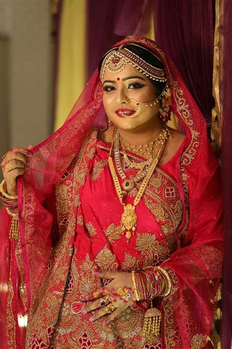 Pin By Nurjahan On Bangladeshi Bride Bridal Dupatta Sabyasachi