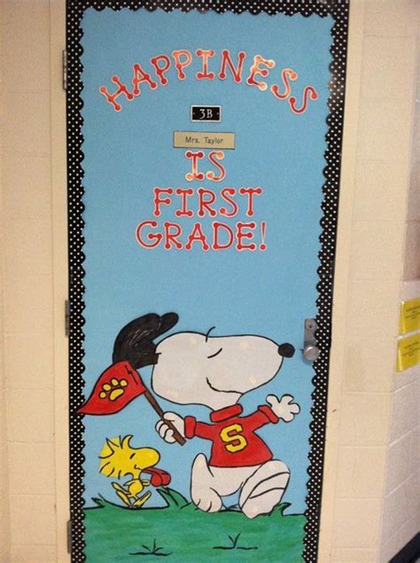 Snoopy Door Displays Back To School Ideas Snoopy Door Decoration
