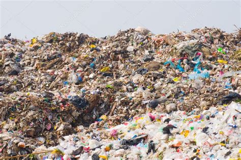 Garbage Heap — Stock Photo © Hinnamsaisuy 4295217