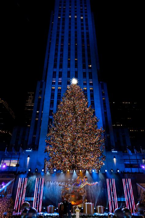 Photos Rockefeller Centre Christmas Tree Shone Brightly With The