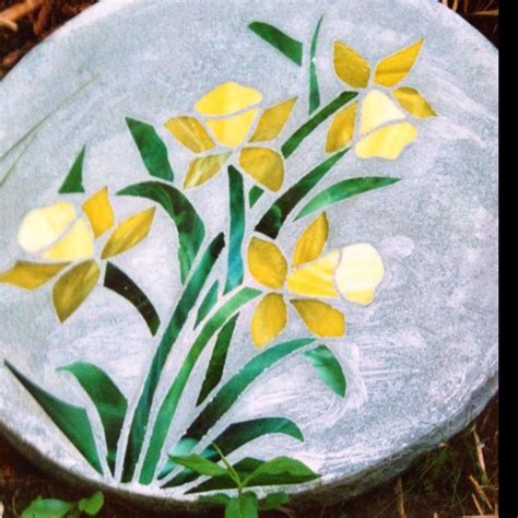 Stained Glass Stepping Stone By Linda Burd Stained Glass Crafts Mosaic Art Mosaic Flowers