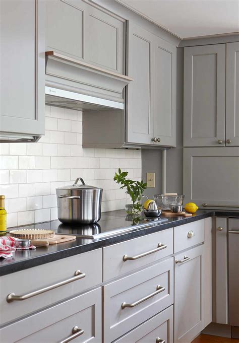 What Color Hardware For Black Kitchen Cabinets Lusirus