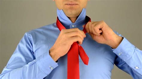 comment nouer une cravate femme