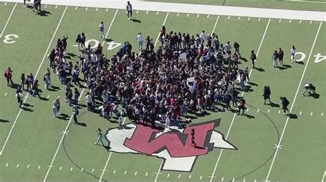 Students Walk Out At Macarthur Hs After Teachers Allegedly Forced To