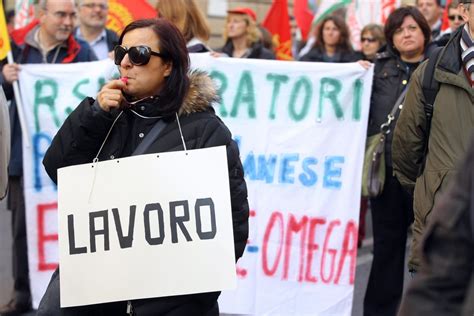 Lavoro Donne Anche In Emilia Romagna Pagano Di Più La Pandemia Radio Città Fujiko