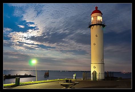 Vuurtoren Bij Nacht Lighthouse By Night By M Van Eden Via Flickr Vuurtorens Vuurtoren