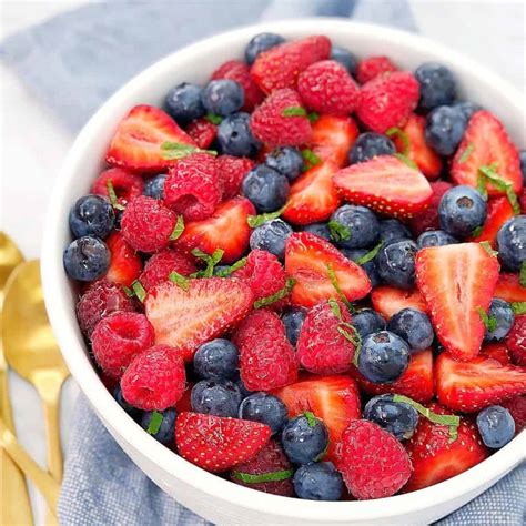 Fresh Summer Berry Salad With Honey And Mint · Chef Not Required