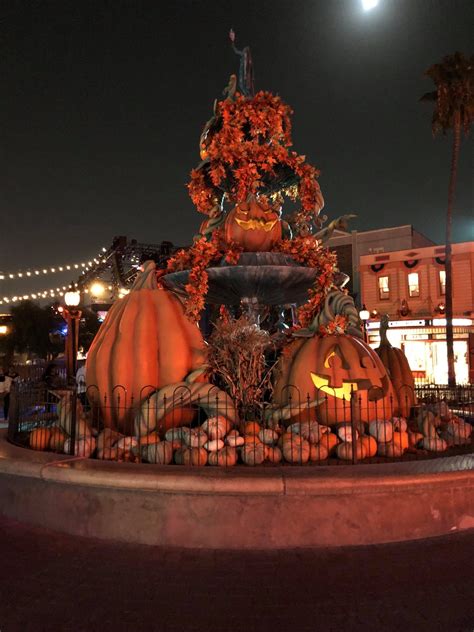 Knott's Scary Farm 2018 Features Haunts Old And New