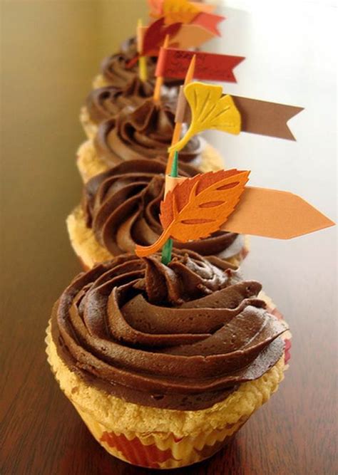 Bake 50 minutes, or until golden. Easy Thanksgiving Cupcake Decorating Ideas - family holiday.net/guide to family holidays on the ...
