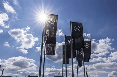 Stuttgarter Autobauer Aufspaltung Von Daimler Kostet 700 Millionen