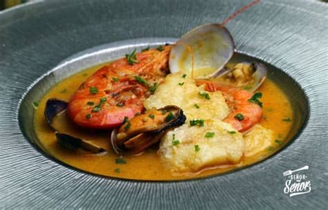 10 recetas de cocina india de ivan surinder que tienes que preparar en casa. Zarzuela de pescado y marisco | Receta de Sergio